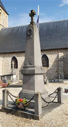 Le Monument aux Morts - Sainte-Colombe